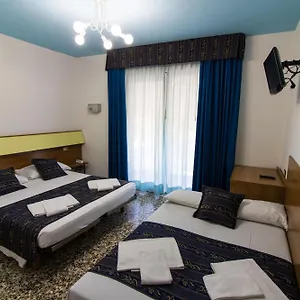 Hotel Lucy **